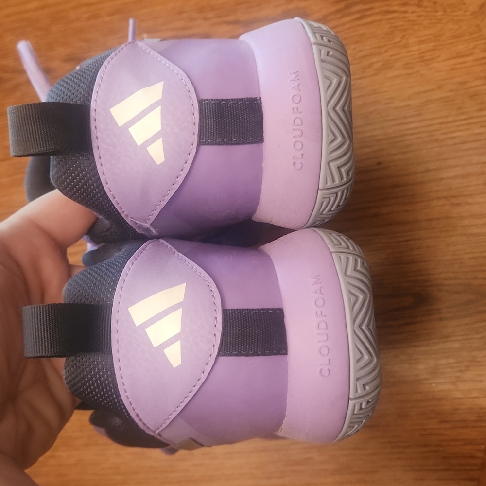Adidas Girls Basketball shoes - Picture 4 of 4